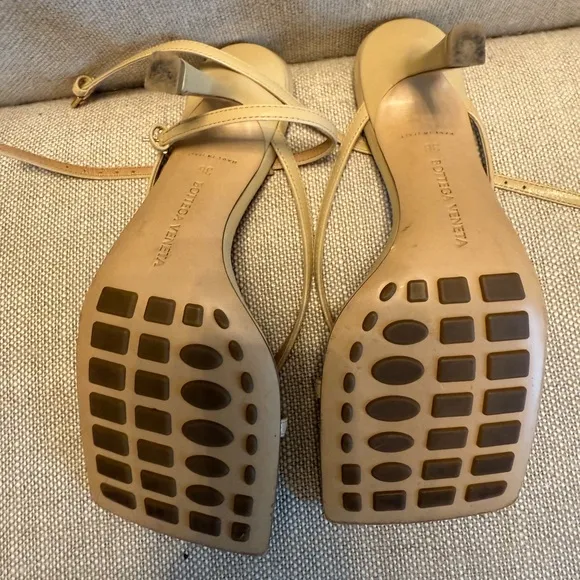 BOTTEGA VENETA  Tan Strappy Heels 36