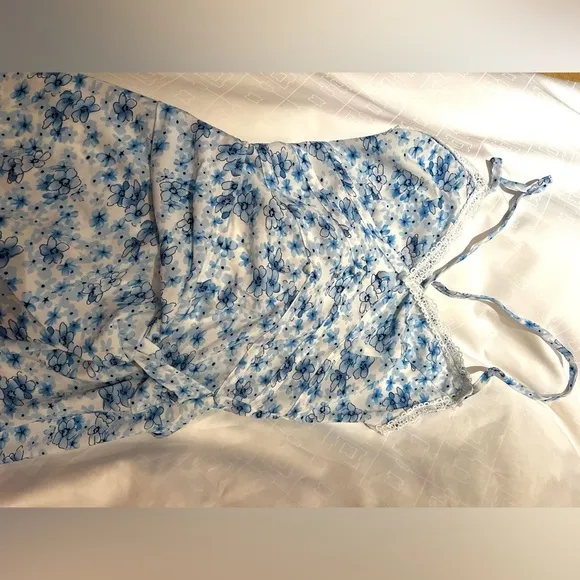 BRAND NEW BLUE FLORAL PRINT LACE UP BACK TWIST DETAIL MIDI DRESS