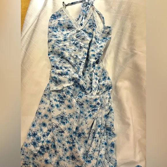 BRAND NEW BLUE FLORAL PRINT LACE UP BACK TWIST DETAIL MIDI DRESS