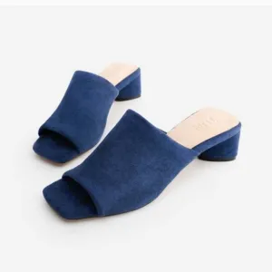Brand new TIJN Katelyn square toe mules sz 6