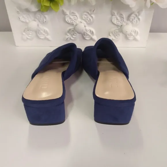 Brand new TIJN Katelyn square toe mules sz 6
