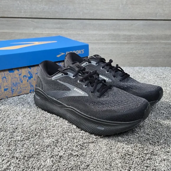 Brooks Ghost MAX Running Shoes NEW size 10 WIDE