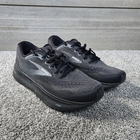 Brooks Ghost MAX Running Shoes NEW size 10 WIDE