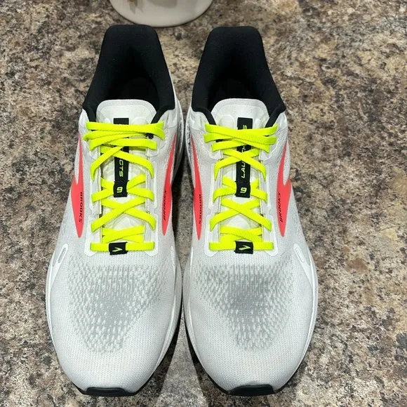 Brooks Men’s Launch 9 Neutral Running Shoes size 11