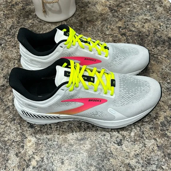 Brooks Men’s Launch 9 Neutral Running Shoes size 11