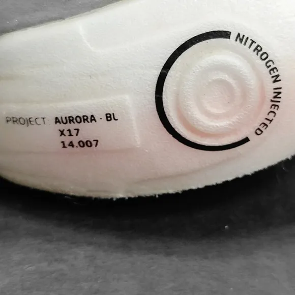 Brooks Women's Project Aurora BL Neutral Grey Coral Black Running Shoes Size 8B
