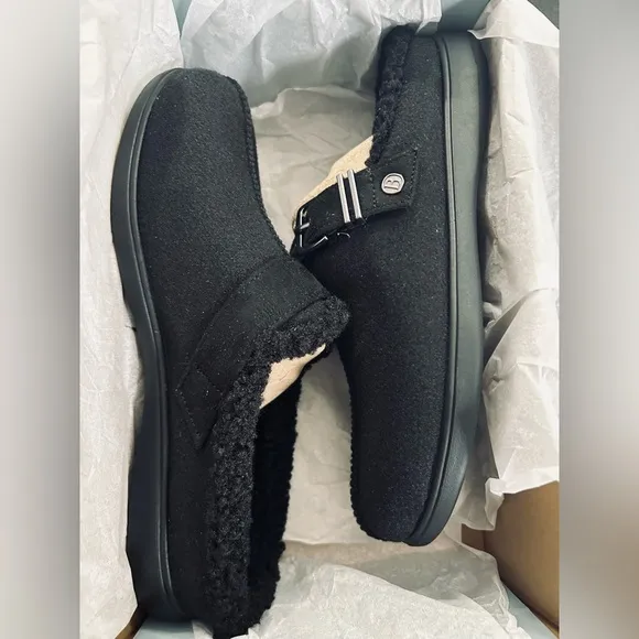 Bzees® Eternity Black Mules Faux Fur Lined Size 8W New in Box