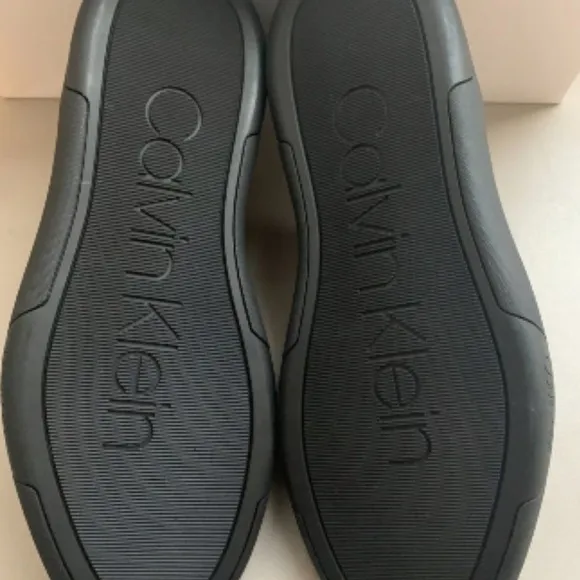 Calvin Klein Men Casual Gleyber Silky Suede Shoes size 10.5