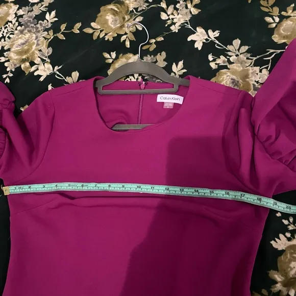 CALVIN KLEINPuff-sleeve Sheath DressIn Boysenberry Size 10 puff sleeves