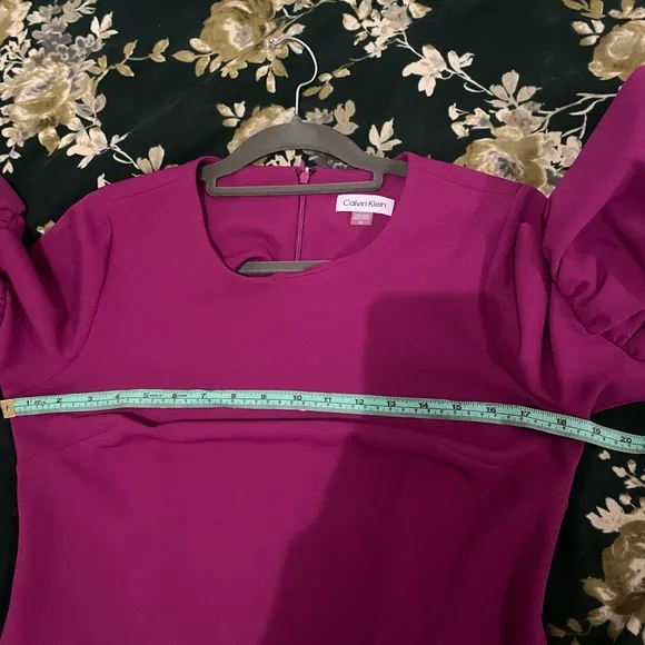 CALVIN KLEINPuff-sleeve Sheath DressIn Boysenberry Size 10 puff sleeves