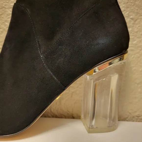 Cecelia New York Black &amp; Gold Emmie Pointed Toe Ankle Booties Size 9.5B