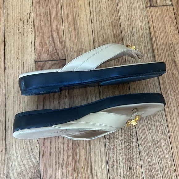 Chanel vintage flip flops