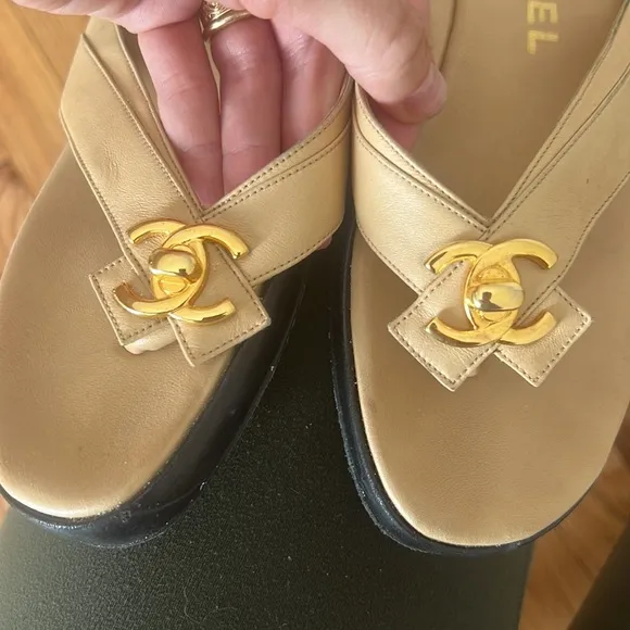 Chanel vintage flip flops