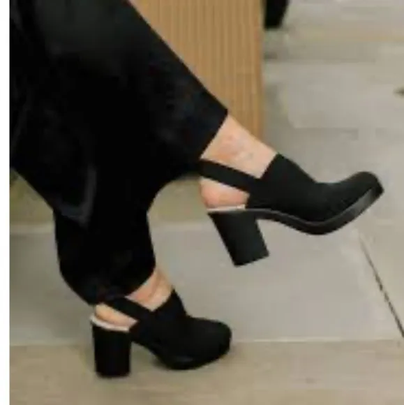 CHARLESTON SHOE CO Debi Black Platform Pumps Women's Sz 10 Block Heel Mules