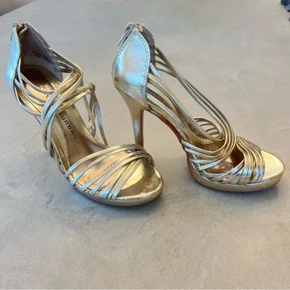 CHINESE LAUNDRY Strappy Sexy Gold 4” Platform Heels,‎ 7