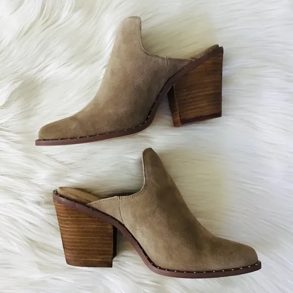 CHINESE LAUNDRY Suede Mules