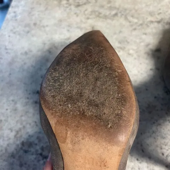 Chloe gray suede pumps