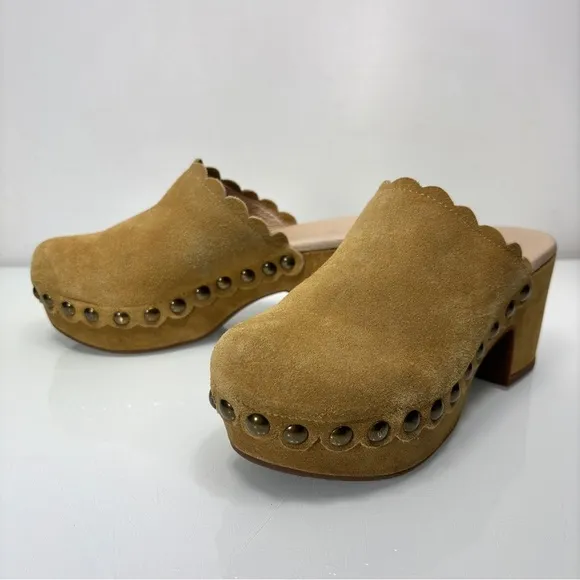 Chocolat Blu Gemini Scalloped Studded Tan Suede Heeled Clogs Size 6