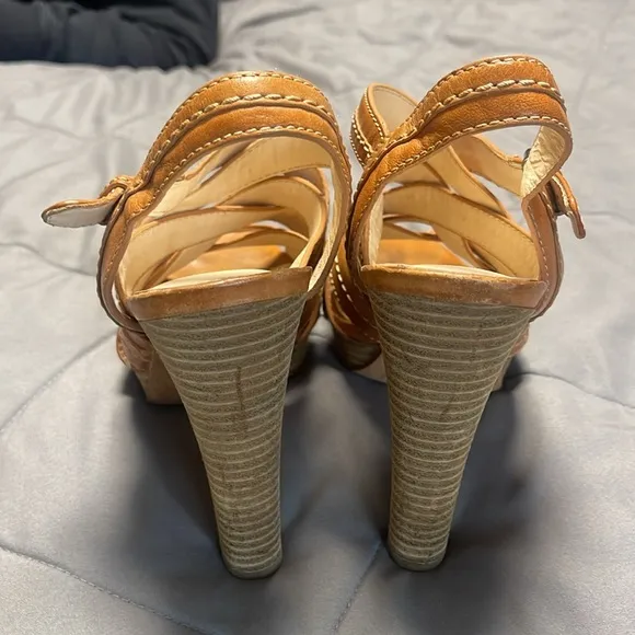 Coach Brynn Leather Tan Sling Back Strappy Heels Size 8