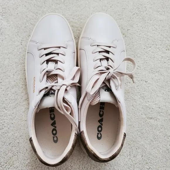 Coach Clip Low Top Leather Sneakers in Chalk/Khaki sz9.5
