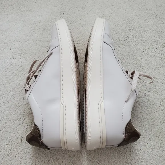 Coach Clip Low Top Leather Sneakers in Chalk/Khaki sz9.5