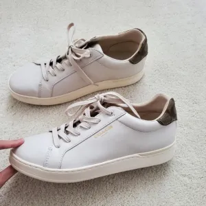 Coach Clip Low Top Leather Sneakers in Chalk/Khaki sz9.5