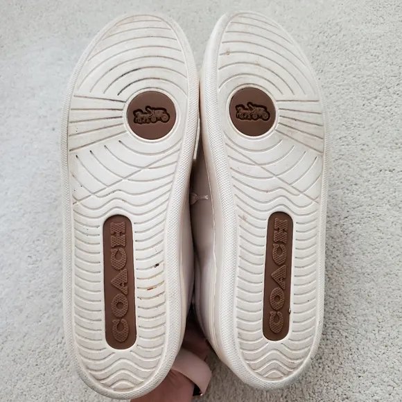 Coach Clip Low Top Leather Sneakers in Chalk/Khaki sz9.5