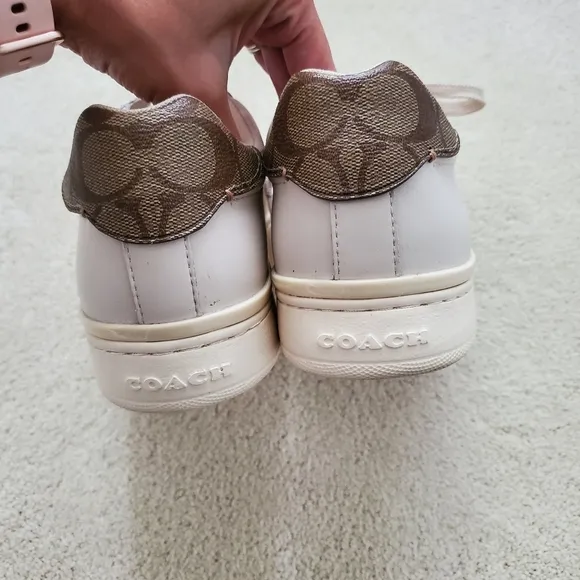 Coach Clip Low Top Leather Sneakers in Chalk/Khaki sz9.5