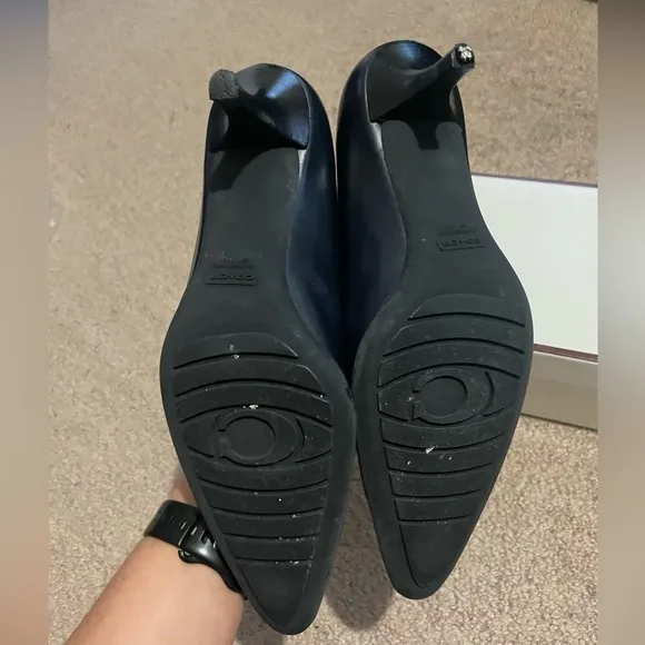 COACH navy blue leather pointed toe heels size 8.5