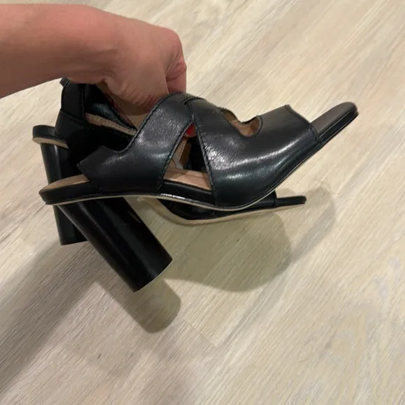 Cole haan heels strappy /size 8.5