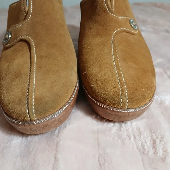 Cole Haan Tan Mules with Suede Finish and Wooden Heel Size 9.5