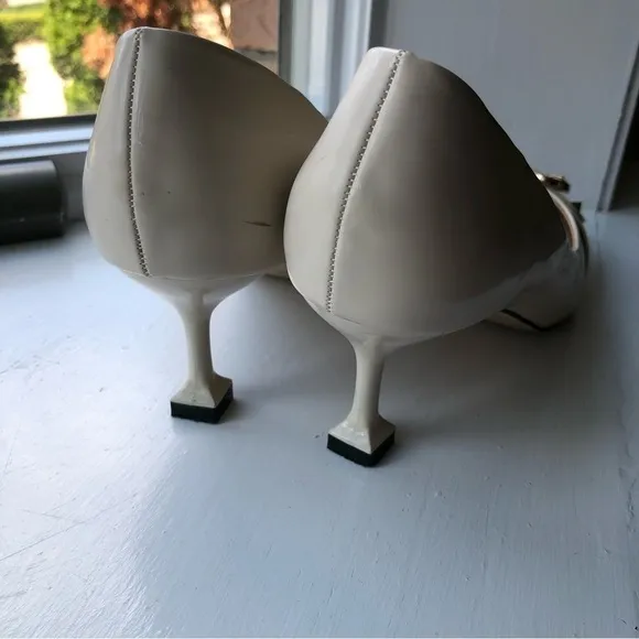 CREAM leather point toe gold buckle kitten heel shoe 8