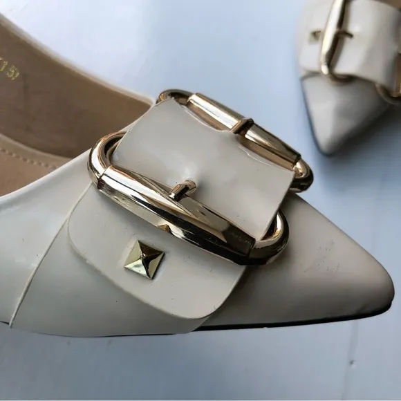 CREAM leather point toe gold buckle kitten heel shoe 8