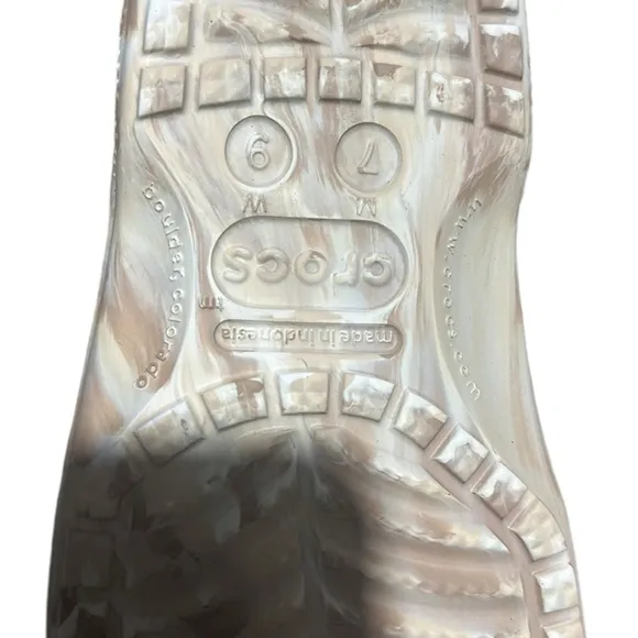 Crocs baya marbled clogs contoured comfort chai neutral unisex L sz 9 M sz 7
