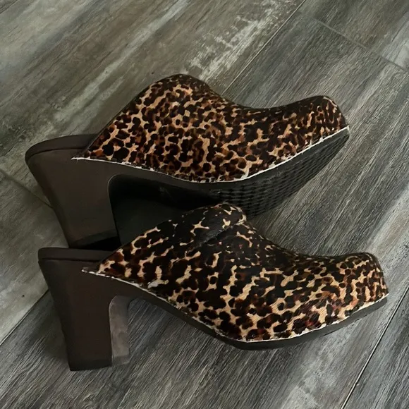 Dansko &quot;Rae&quot; leather Calf Pony Hair leopard pattern comfy heeled Clogs Mobwife