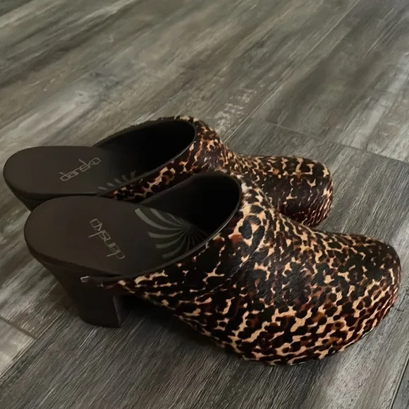 Dansko &quot;Rae&quot; leather Calf Pony Hair leopard pattern comfy heeled Clogs Mobwife
