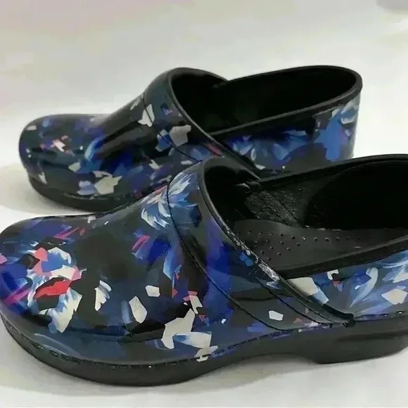 Dansko Blue Garden Patent Professional Clogs | Black Blue Floral | SZ 40