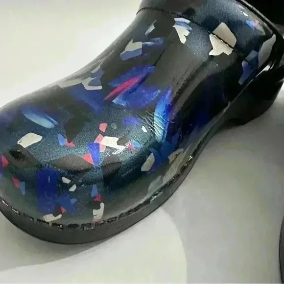 Dansko Blue Garden Patent Professional Clogs | Black Blue Floral | SZ 40