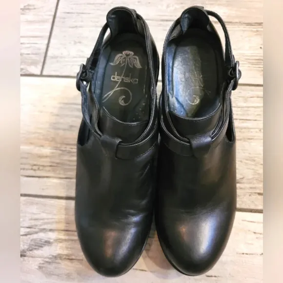 DANSKO Franka black leather wedge ankle strap studs heeled clogs casual W 10.5