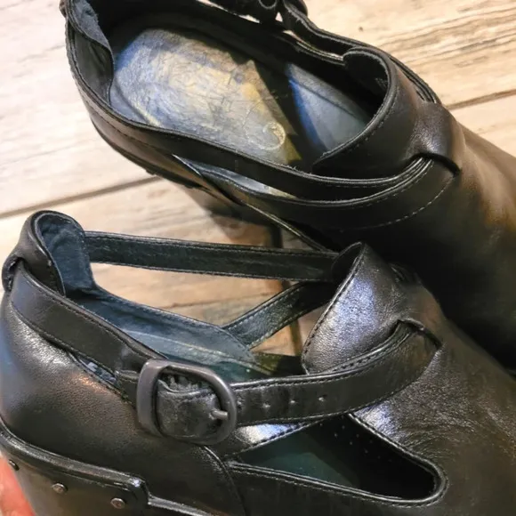 DANSKO Franka black leather wedge ankle strap studs heeled clogs casual W 10.5