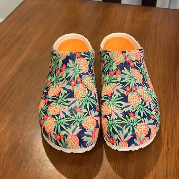 Dansko Kane Eva Pineapple Clogs Shoes Mules new Women’s Size 37 nurse garden