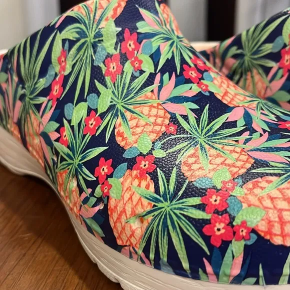 Dansko Kane Eva Pineapple Clogs Shoes Mules new Women’s Size 37 nurse garden
