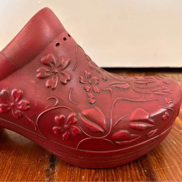 Dansko Pixie Women's Clogs In Deep Red Garden Shoes Outdoor Floral
