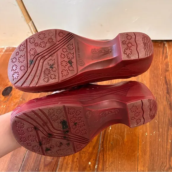 Dansko Pixie Women's Clogs In Deep Red Garden Shoes Outdoor Floral