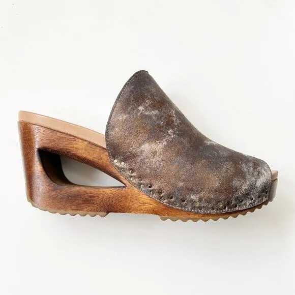Dansko Platform Heeled Clogs Sage Metallic Boho Studded Leather Size 41 10.5-11