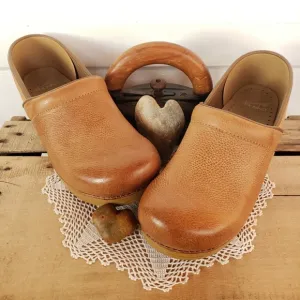 Dansko Pro Honey Clogs Burnished Distressed Leather Boho Cottage Coastal 10.5-11