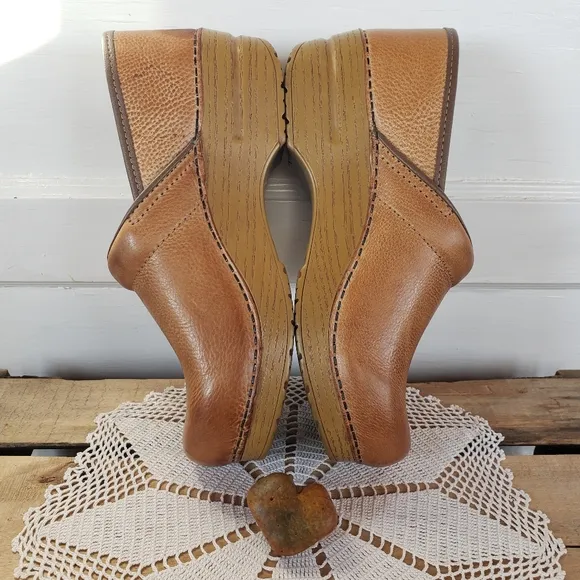 Dansko Pro Honey Clogs Burnished Distressed Leather Cottage Boho Coastal 7.5-8