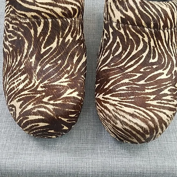 Dansko Rae Zebra Calf Hair Heeled Clogs Sz 39