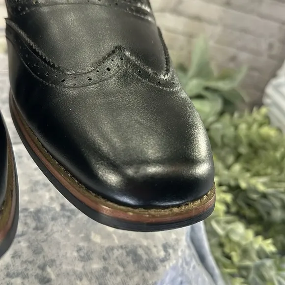 DARBY - Black Faux Leather Semi-Round Toe Wingtip Dress Oxfords Mens 10.5M🖤VGUC