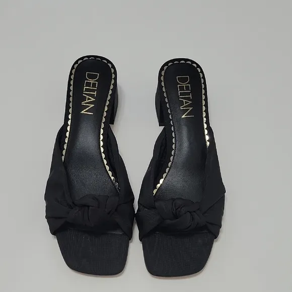 Deltan Georgie Knotted Slides